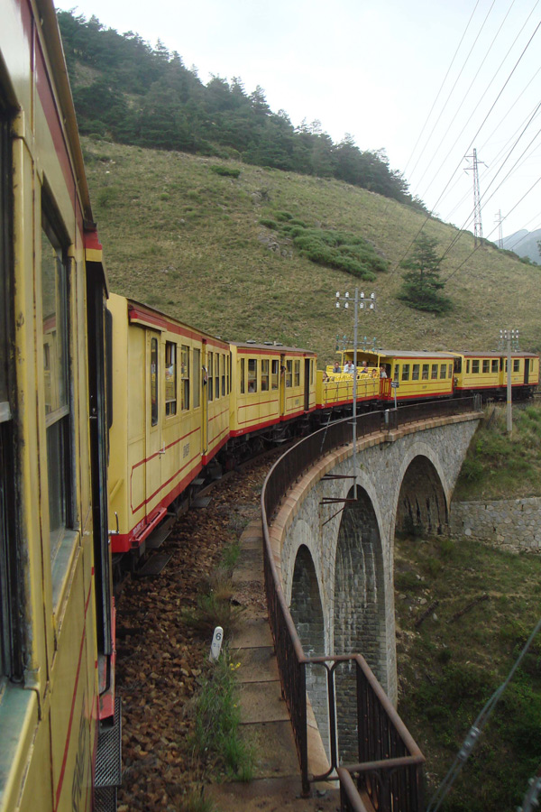 Le célèbre petit train jaune